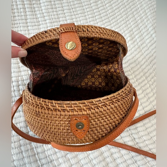 Round Rattan Bag Tan - Picture 7 of 9
